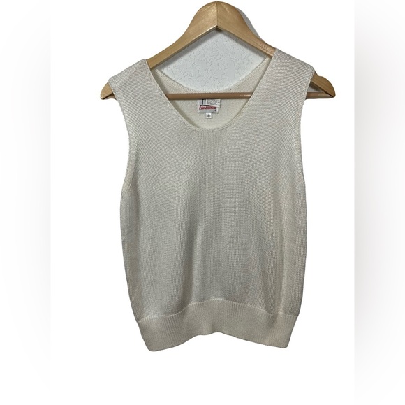 FIA ITALIA Sweaters - v i n t a g e FIA Italia Handloomed white Knit Tank Top – Size S